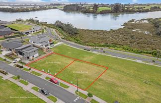 10, 11, 12, 13 Nola Avenue, Glenbrook