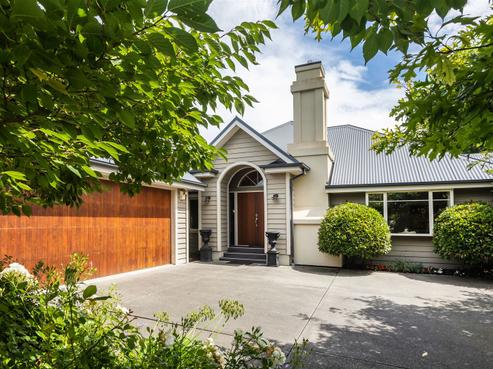 1 Brookfield Drive, Northwood