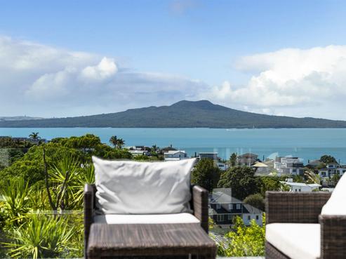169 East Coast Road, Castor Bay