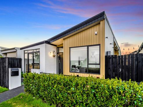 8 Liberation Road, Papakura