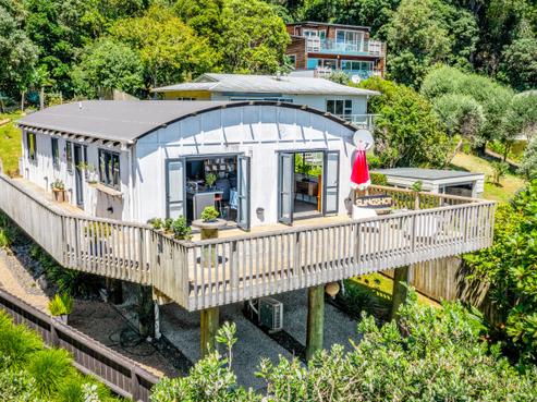 59 Domain Crescent, Muriwai