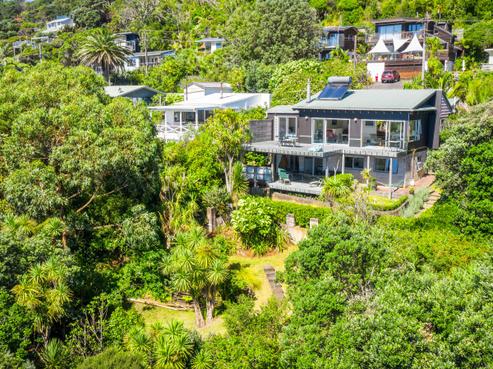 52 Domain Crescent, Muriwai
