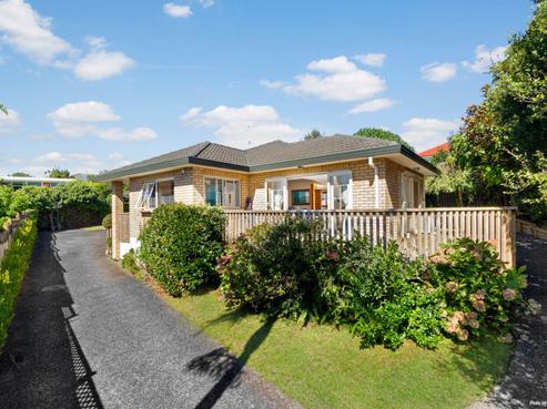 1B Wakeling Avenue, Te Atatu South