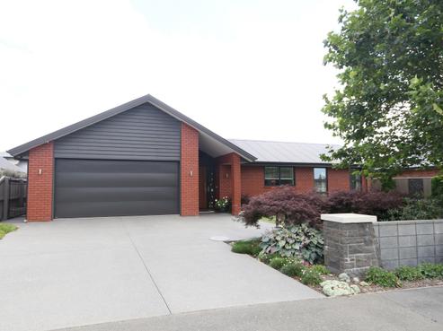 16 Charlesworth Drive, Allenton