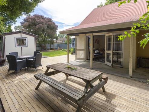 28 Queens Avenue, Waikuku Beach