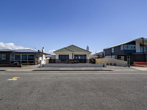 82 The Esplanade, Westshore