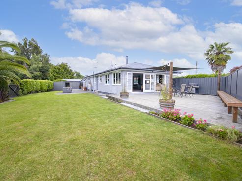 24 Warwick Crescent, Taradale