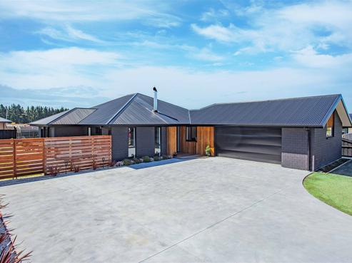 9 Johnson Avenue, Amberley