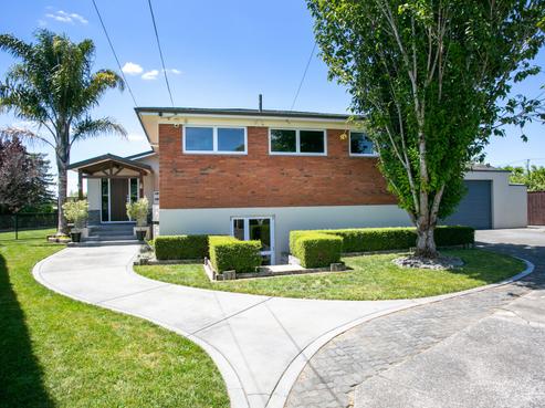 11 Raleigh Street, Leamington