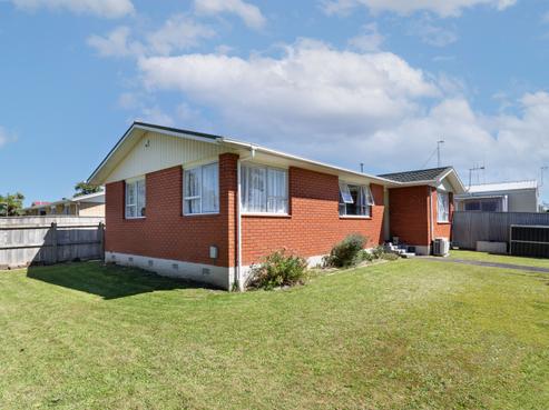 32 Robinson Crescent, Westbrook