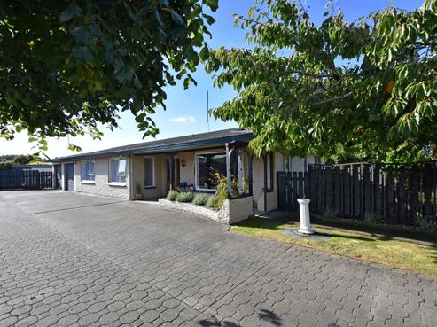 4 Seddon Place, Kingswell