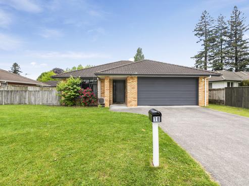 18 Riverholm Drive, Mangakakahi