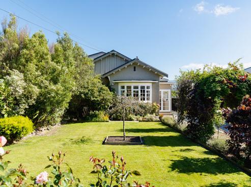 166 Victoria Road, Saint Clair