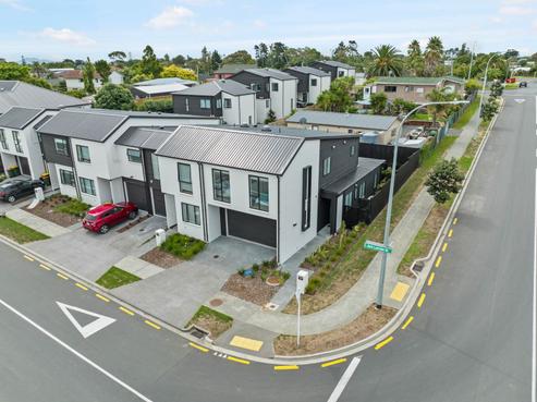 302 Jack Lachlan Drive, Beachlands