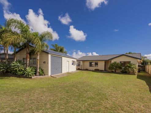 41 Charles Green Drive, Cooks Beach