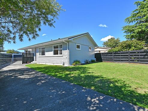4 Bailey Grove, Trentham