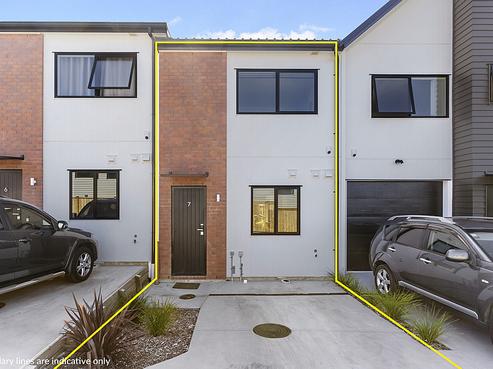 7/18 Kaimai Avenue, Massey