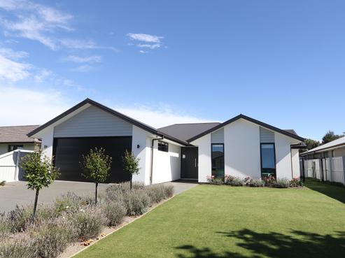 8 Charlesworth Drive, Allenton