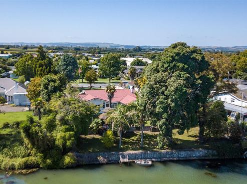 150 Main Road, Clive