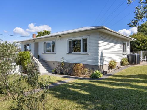 17 Lyndhurst Road, Te Atatu South
