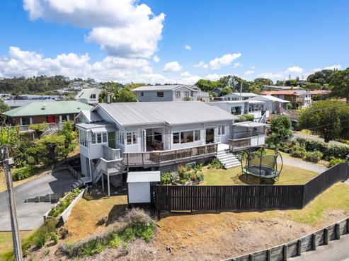 8 Matai Road, Stanmore Bay