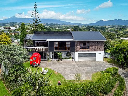 16A Tiverton Crescent, Whalers Gate