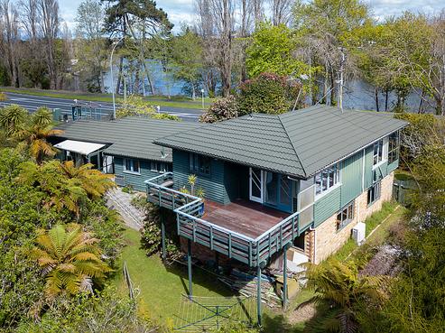 842 River Road, Chartwell