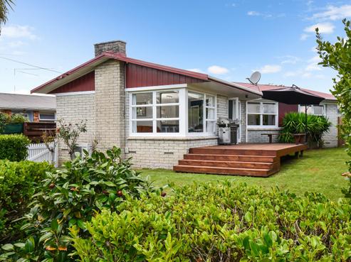 30 Lewis Street, Glenview