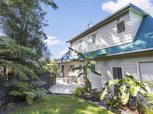 4 Essendon Court, Glenview
