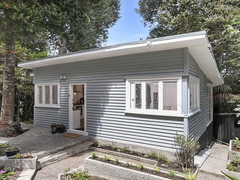 33 York Road, Titirangi