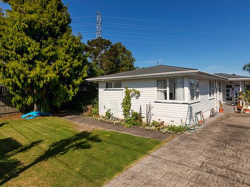 44 Cobham Crescent, Kelston