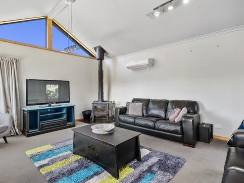 136 Centennial Avenue, Helensburgh