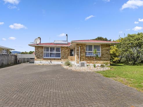 136 Clayton Road, Mangakakahi