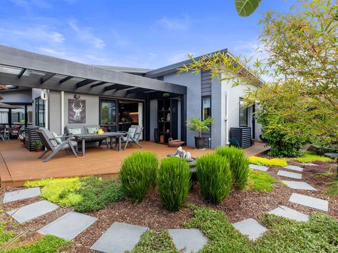305 Carmichael Road, Brookfield