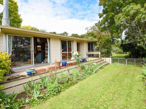 6 Hilton Road, Carterton