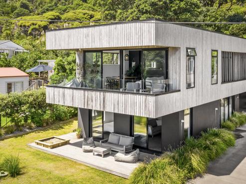 11 Edwin Mitchelson Road, Muriwai