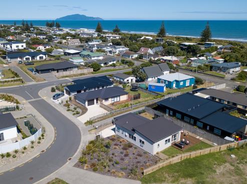 5 Seagrass Place, Otaki Beach
