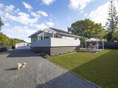 4 Bethells Road, Waitakere
