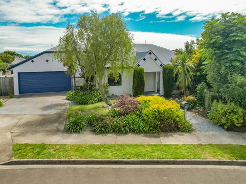 23 Maple Crescent, Richmond