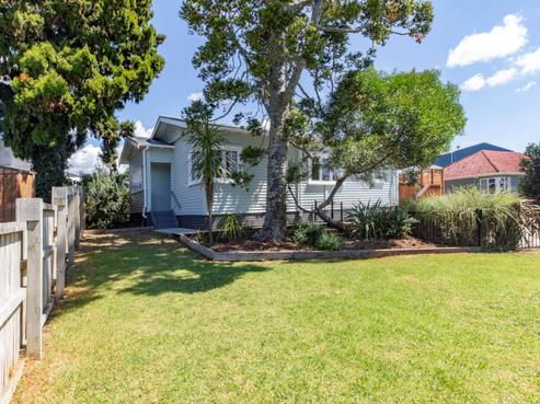 379B West Coast Road, Glen Eden