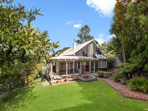 10 Kauri Road, Birkenhead
