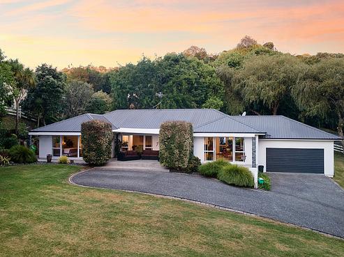 28 Landing Road, Titirangi