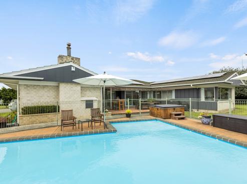 5 Thompson Road, Havelock North