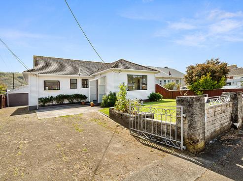 135 Reynolds Street, Taita