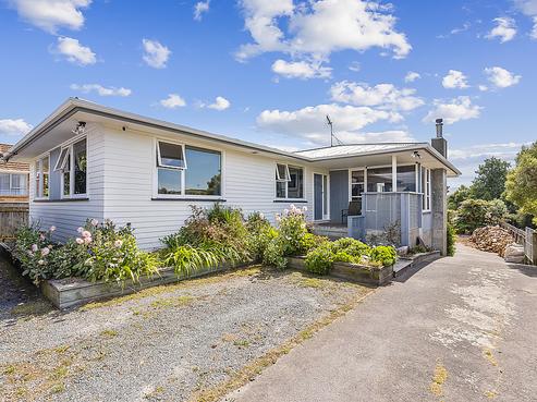 25 Gray Avenue, Paraparaumu Beach