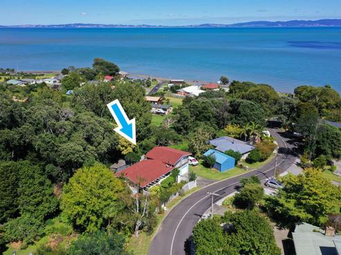 6 Patui Avenue, Thornton Bay