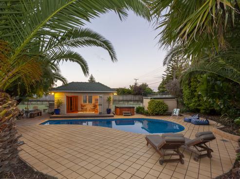76 Seaview Road, Paraparaumu Beach