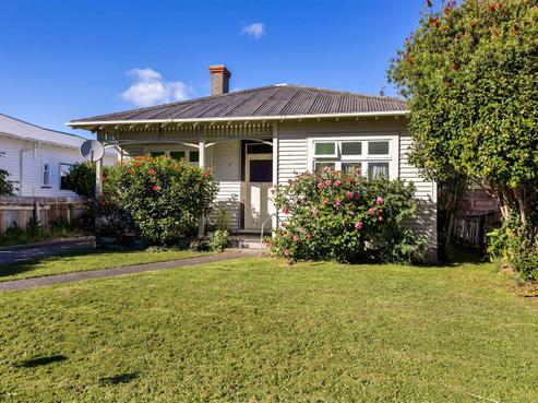 363 High Street, Hawera