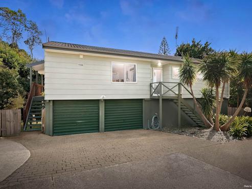 2/11 Regatta Road, Torbay