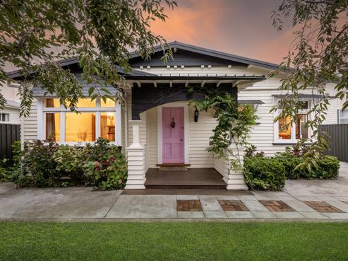 211 Riverslea Road South, Akina